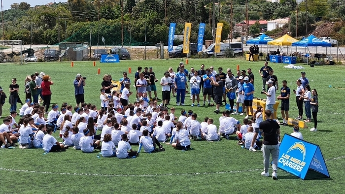 12 Los Angeles Chargers NFL Flag Football Camp Methoni