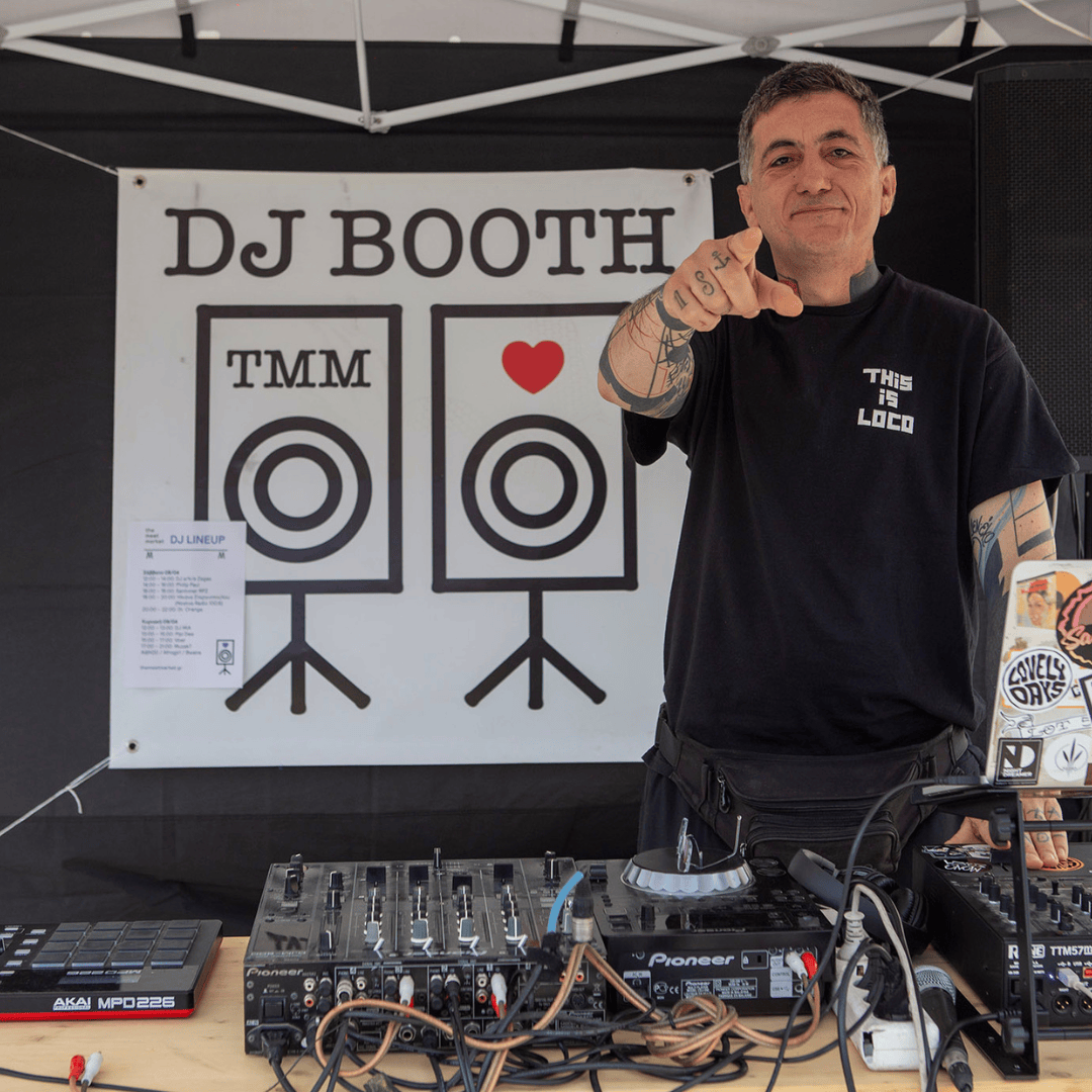 djs