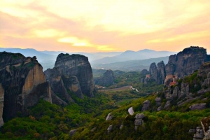12 Gorgeous And Romantic Destinations In Greece