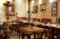 To Kouti Restaurant - Monastiraki