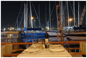 Delfino Restaurant In Picturesque Mikrolimano