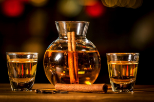 Rakomelo: A Warm Greek Drink For Cold Winter Nights
