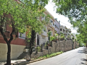 Discover Metz - An &#039;Island&#039; Among Athens&#039; Hustle And Bustle