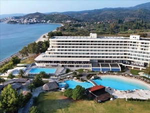 Hundreds Of Greek Hotels Up For Sale