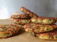 Kolokithokeftedes ~ Squash Fritters