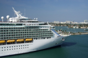 Piraeus To Grow Into Region’s Biggest Cruise Port