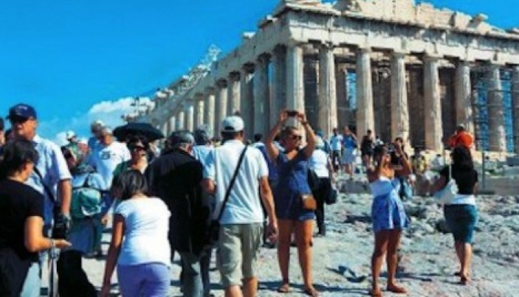 Greek Tourism Reaches Another Record High, Despite Negative Reporting