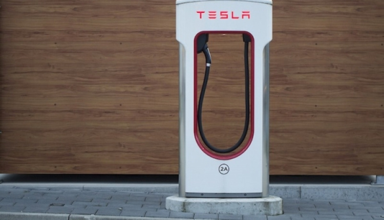 Tesla Hub Established In Athens, Greece