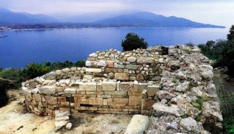 Greek Archaeologist Claims He Found Aristotle’s Tomb At Stagira