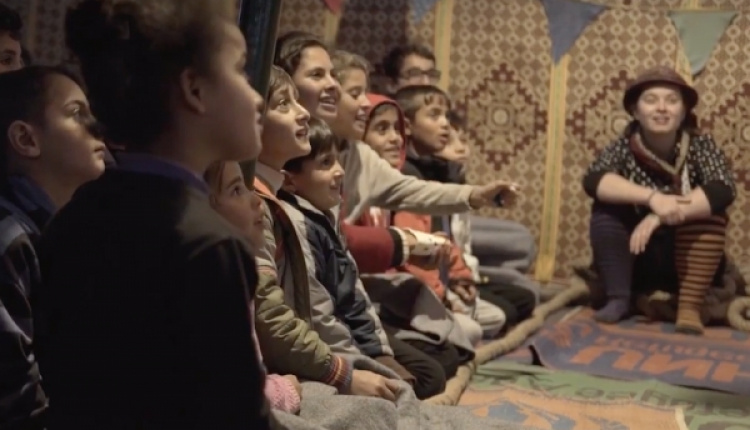 Amazing Humans - Play Specialists Help Refugee Children Smile Again