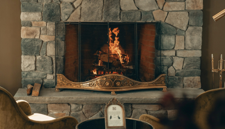 5 Cozy Athenian Cafes With Fireplaces