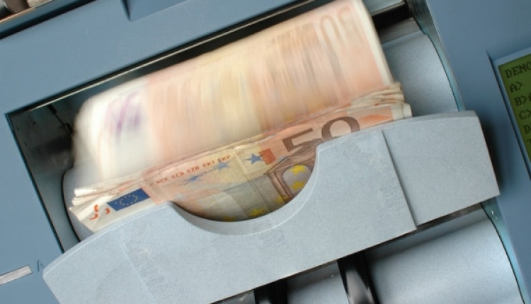 Maximum Cash Withdrawal Limit Rises As Capital Controls Ease