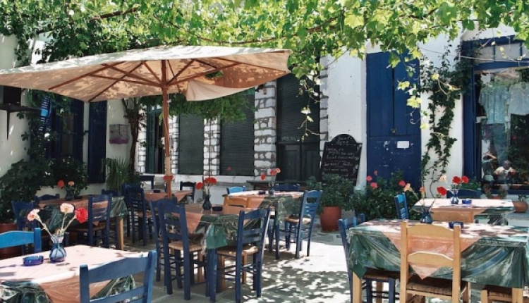 Athens’ Restaurants That Are Local Favorites - XpatAthens.com
