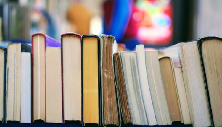 5 Greek Books Perfect For Language Learners