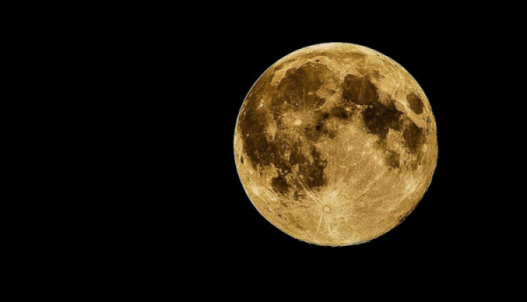 When To Watch The Supermoon In Greece