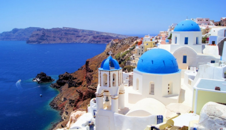 What Travellers Need To Know About Visiting Greece
