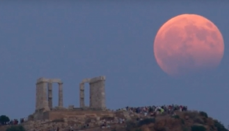 Watch The Full Moon Rise Over Athens' Cape Sounion