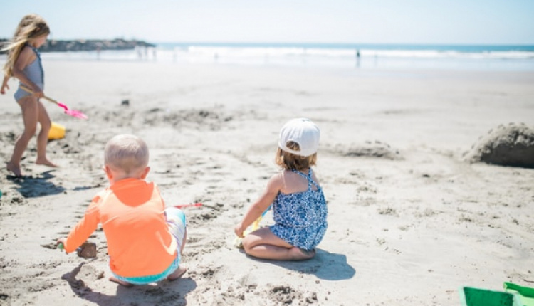 How To Have A Relaxing Day At The Beach With Kids
