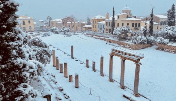 Medea Storm Covers Athens In Heavy Snow