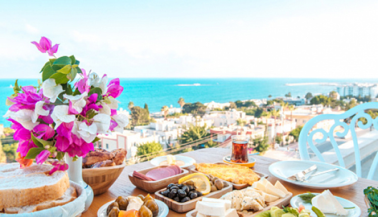 Hotels Dish Up The “Greek Breakfast” Menu