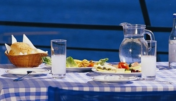 A Guide to Greek Drinks and Drinking
