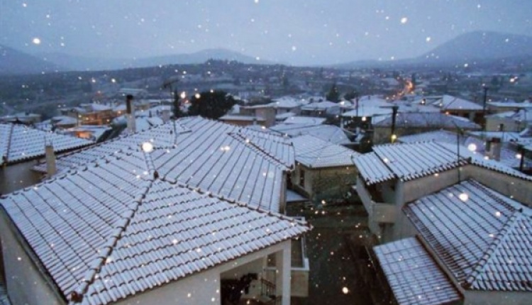 Overnight Snowfall Causes Problems Across Attica