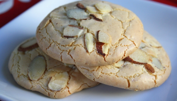 Amygdalota: Greek Almond Cookies