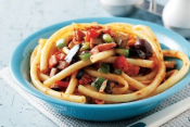Thick Spaghetti With Sauce, Sausage & Vegetables