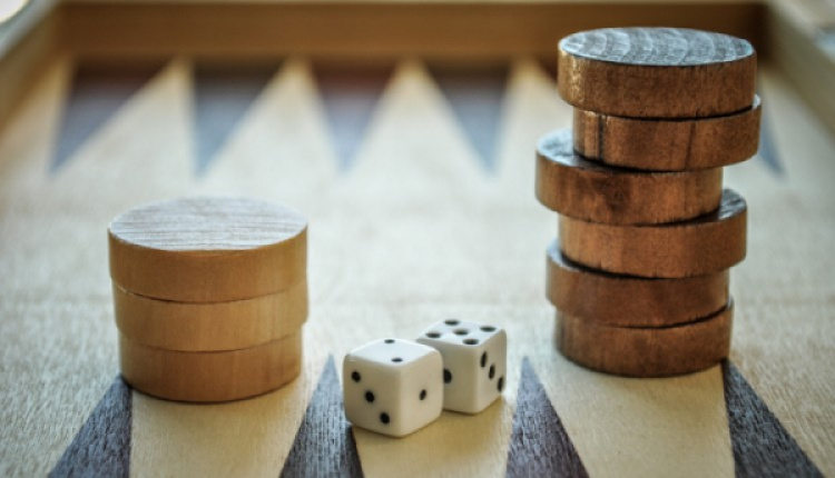 Greek Backgammon And How It's Played