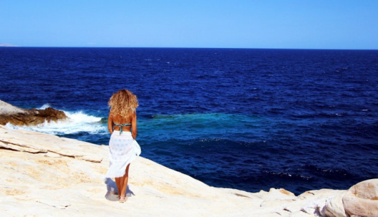 5 Reasons We Keep Falling In Love With Greece In The Summer