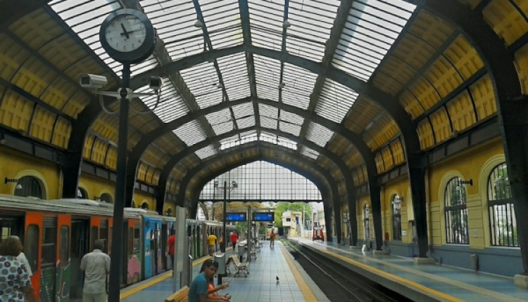 Piraeus Port To Get Direct Rail Link To Athens Airport