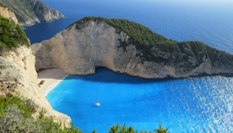 Greece's Beaches Rank Second In The World With Most Blue Flags