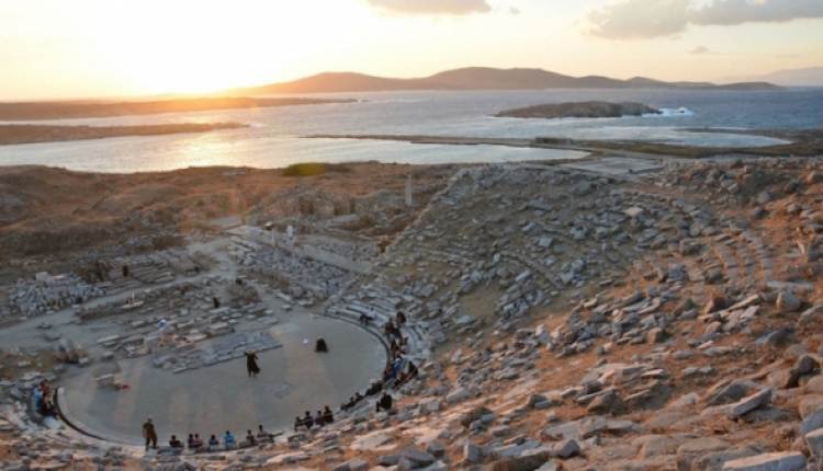 Greek Theatre Hosts Play For Refugees After 2,100 Years