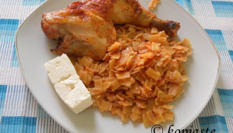 Chicken With Hilopites Pasta