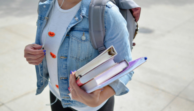 Survey Reveals Record Number Of US Students Choosing Greece