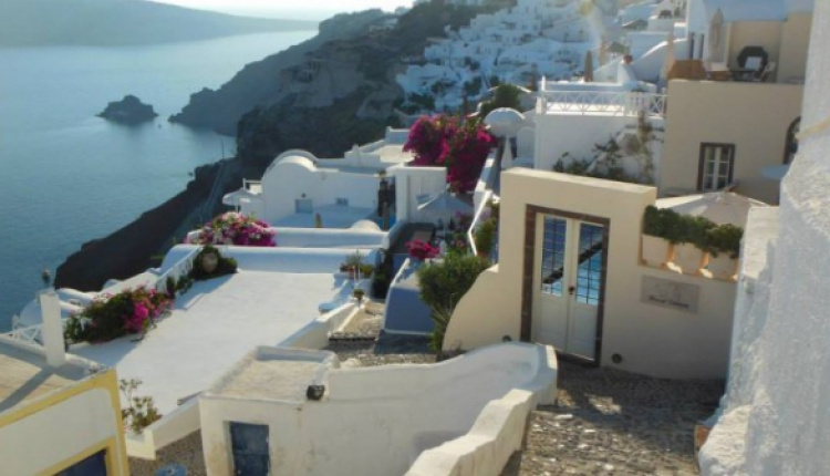 Advice On Traveling To Santorini With Kids