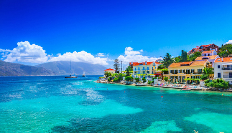 Great Greek Islands To Visit For Dekapentavgoustos